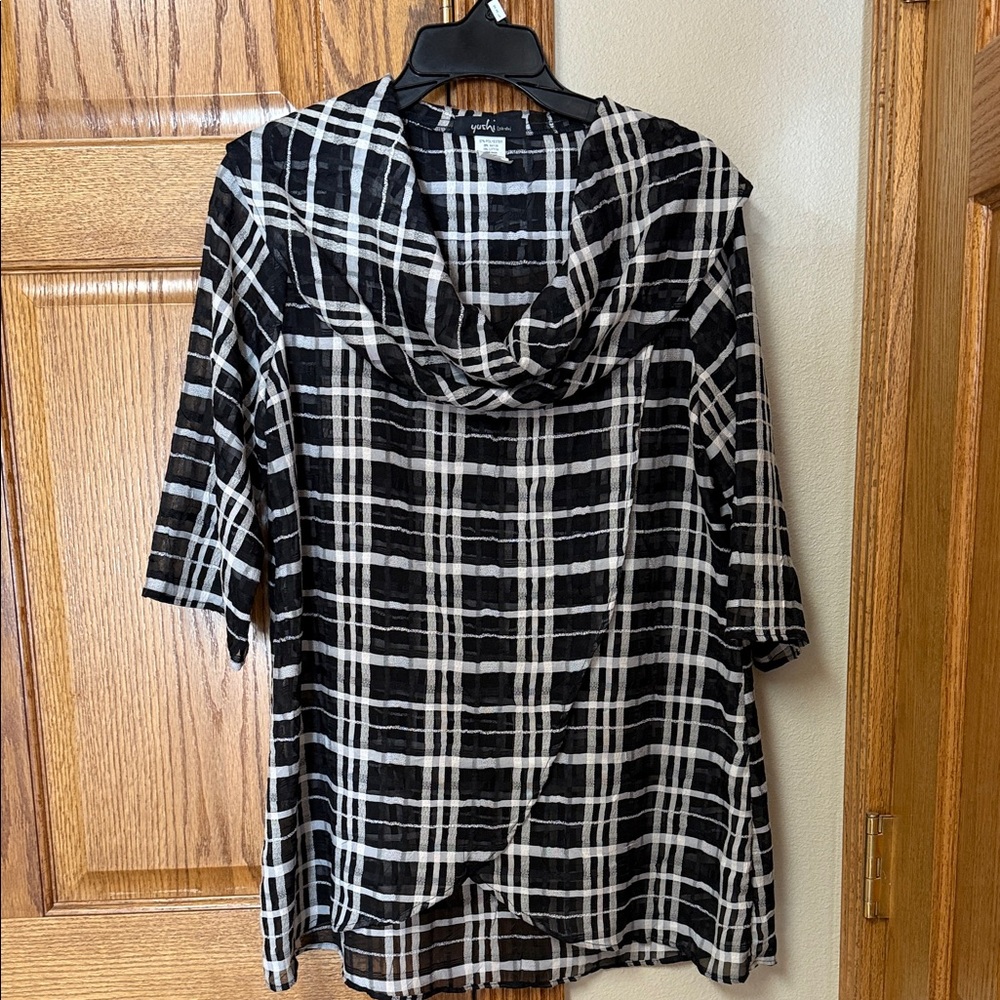 Yushi Black and White Checkered Tunic